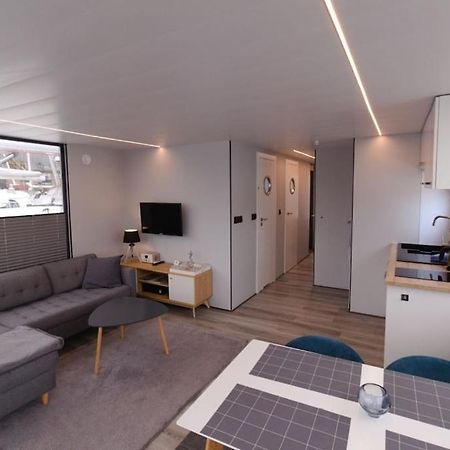 Hausboot Fjord Meeresbrise Mit Dachterrasse In เฟลนส์บวร์ก ภายนอก รูปภาพ
