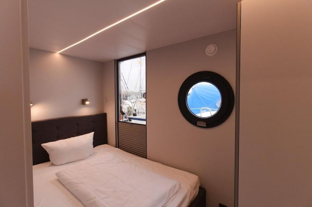 Hausboot Fjord Meeresbrise Mit Dachterrasse In เฟลนส์บวร์ก ภายนอก รูปภาพ