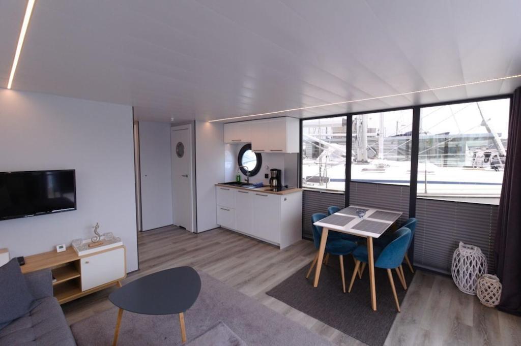 Hausboot Fjord Meeresbrise Mit Dachterrasse In เฟลนส์บวร์ก ภายนอก รูปภาพ